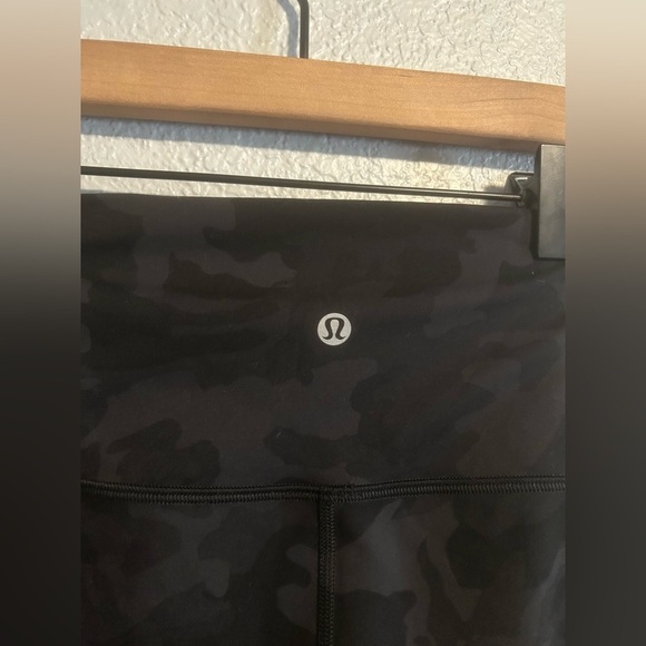 Lululemon grey camo wunder unders - Picture 3 of 6